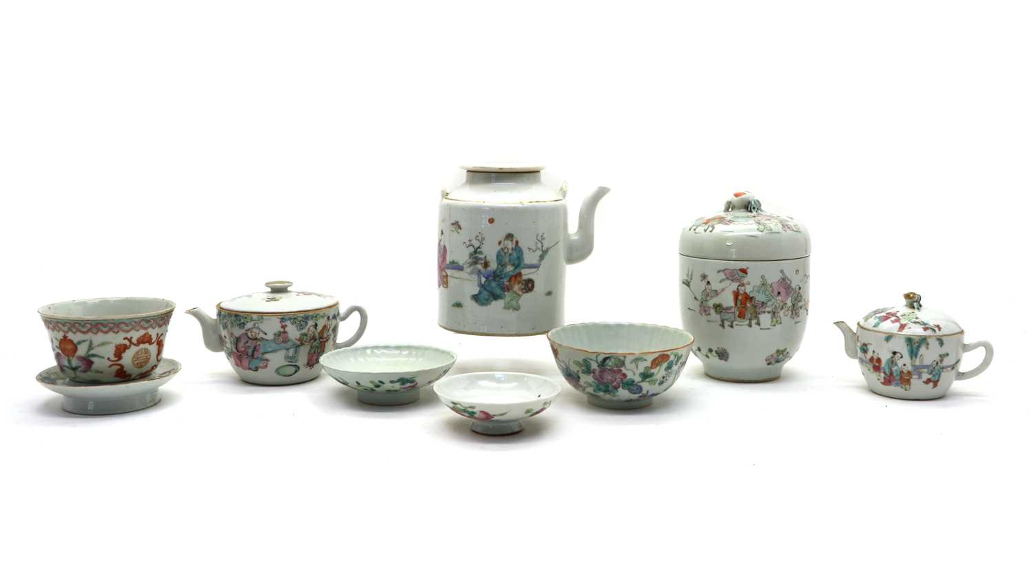 Lot 156 - A collection of Chinese famille rose