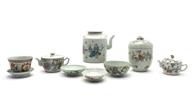 Lot 156 - A collection of Chinese famille rose