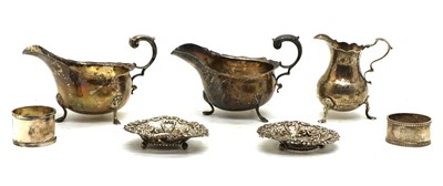 Lot 35 - A collection of silver items