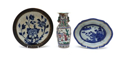 Lot 141 - A collection of Chinese porcelain