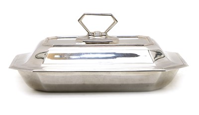Lot 21 - A silver entrée dish and cover