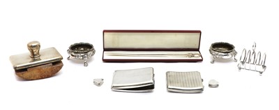 Lot 31 - A collection of silver items