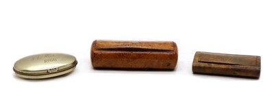 Lot 252 - A collection of three snuff boxes