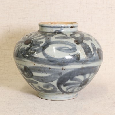 Lot 5 - A Chinese blue and white jar
