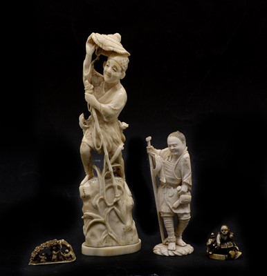 Lot 143 - An ivory netsuke