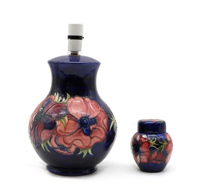 Lot 185A - A Moorcroft pottery ‘Anemone’ pattern lamp