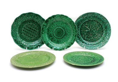 Lot 96 - A collection of Majolica pottery cabinet plates