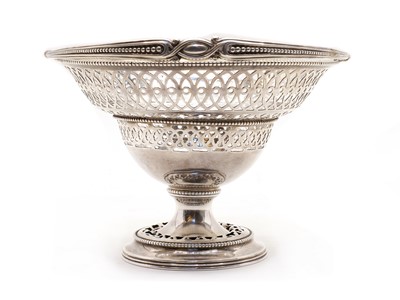 Lot 23 - A Victorian silver bonbon basket