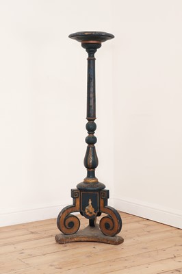 Lot 438 - A chinoiserie torchère