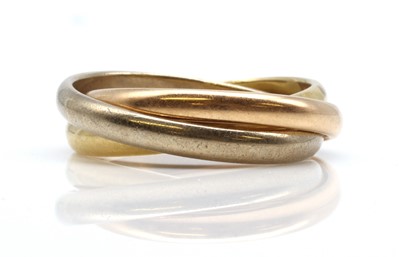 Lot 343 - A three colour Russian wedding ring
