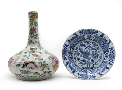 Lot 136 - A Chinese blue and white plate
