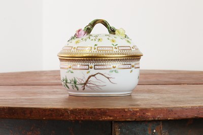 Lot 218 - A Royal Copenhagen 'Flora Danica' sauce tureen and cover