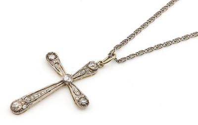 Lot 177 - A Belle Époque diamond set cross