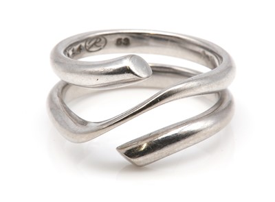 Lot 452 - An 18ct white gold 'Magic' ring, by Georg Jensen