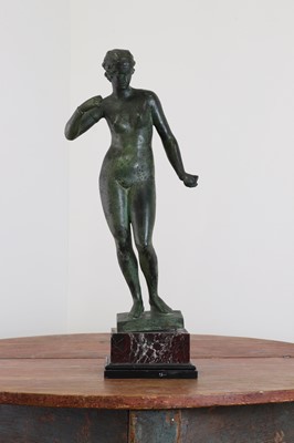 Lot 213 - A grand tour bronze figure