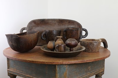Lot 66 - A carved wooden platter