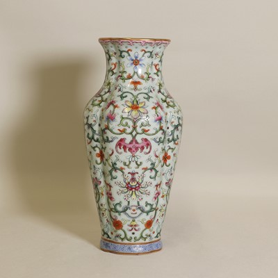 Lot 82 - A Chinese famille rose vase