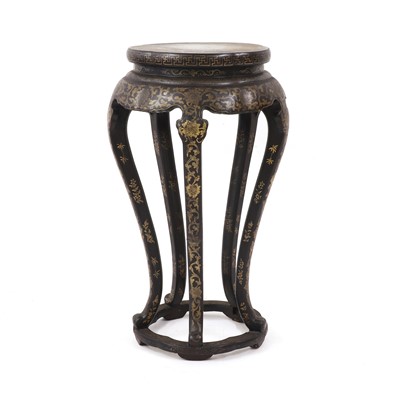 Lot 162 - A Chinese gilt-lacquered vase stand