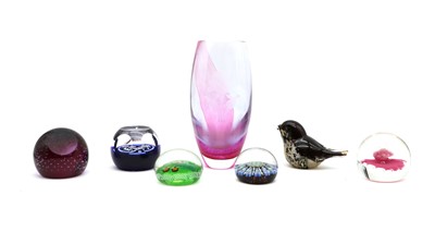 Lot 258 - A collection of art glass