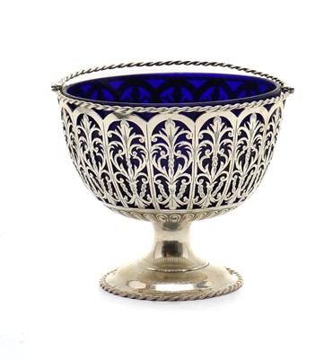 Lot 19 - An Edwardian silver basket