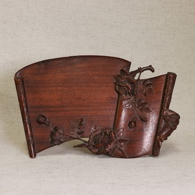 Lot 229 - A Japanese wood tray