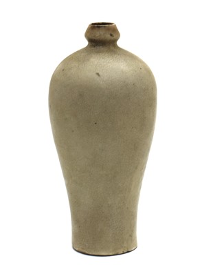 Lot 100 - A Zhangzhou ware meiping vase