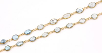 Lot 321 - An aquamarine necklace