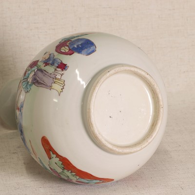 Lot 37 - A Chinese export famille rose vase