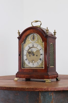 Lot 384 - A George III mahogany cased bracket clock
