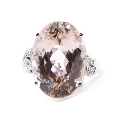 Lot 190 - A 9ct white gold kunzite and diamond ring