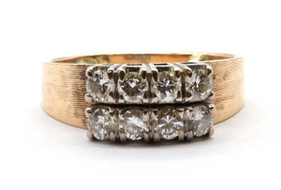 Lot 115 - A gold diamond ring