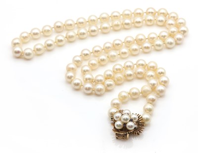 Lot 211 - A single row uniform cultured pearl necklace