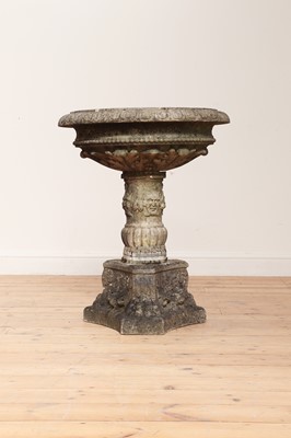 Lot 405 - A marble urn