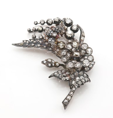Lot 48 - A Victorian diamond set en tremblant spray and bee brooch, c.1880