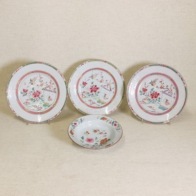 Lot 280 - A collection of three Chinese famille rose plates