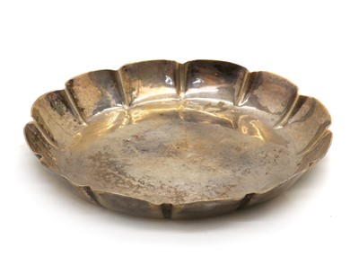 Lot 33 - A George I Irish silver counter dish
