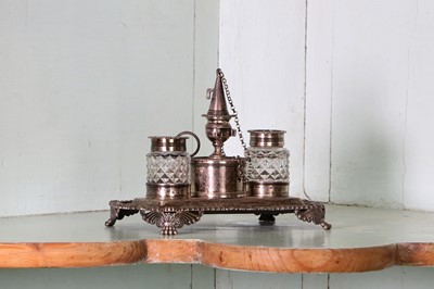 Lot 347 - A small George III silver inkstand