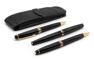 Lot 479 - A Montblanc 'Meisterstück' ballpoint pen and pencil set