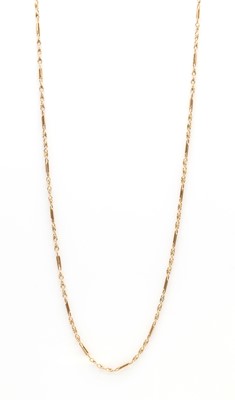 Lot 104 - A gold fancy link chain