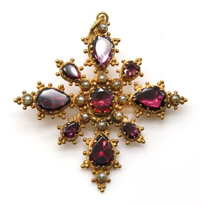 Lot 31 - A Regency foiled garnet and split pearl brooch/pendant