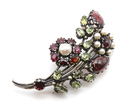 Lot 148 - An Arts & Crafts silver spray brooch, attributed to Dorrie Nossiter
