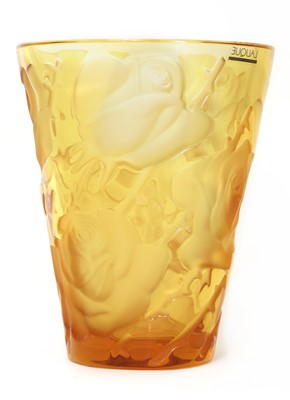 Lot 424 - A Lalique 'Ispahan' vase