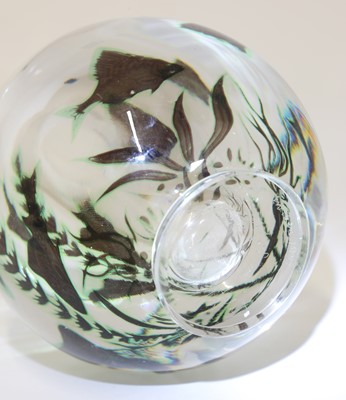 Lot 263 - An Orrefors 'Fish-Graal' glass vase
