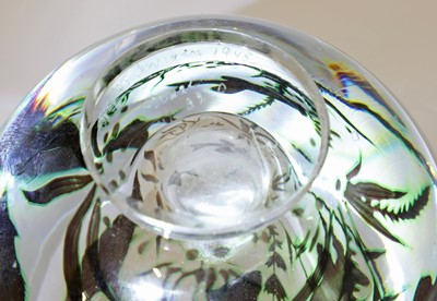 Lot 263 - An Orrefors 'Fish-Graal' glass vase