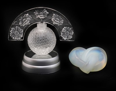 Lot 212 - A Lalique 'Folie' flacon or scent bottle