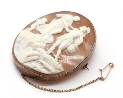 Lot 19 - A Victorian gold mounted shell cameo brooch