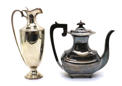 Lot 13 - A silver teapot