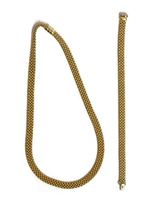 Lot 126 - An 18ct gold necklace and bracelet suite