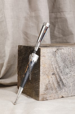 Lot 25 - A Corsican vendetta dagger