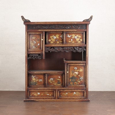 Lot 459 - A Japanese cabinet